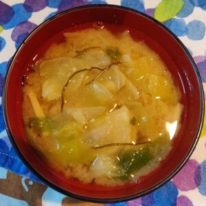 春を感じる♪春野菜お味噌汁